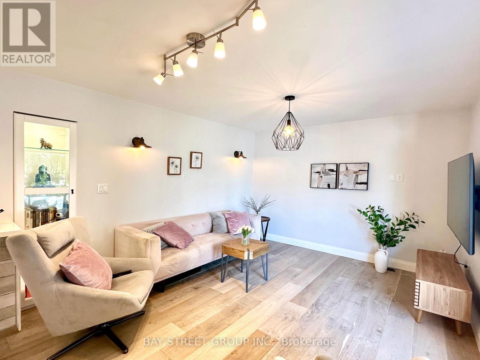 99 Park Home Avenue, Toronto, Ontario  M2N 1W7 - Photo 10 - C12658270