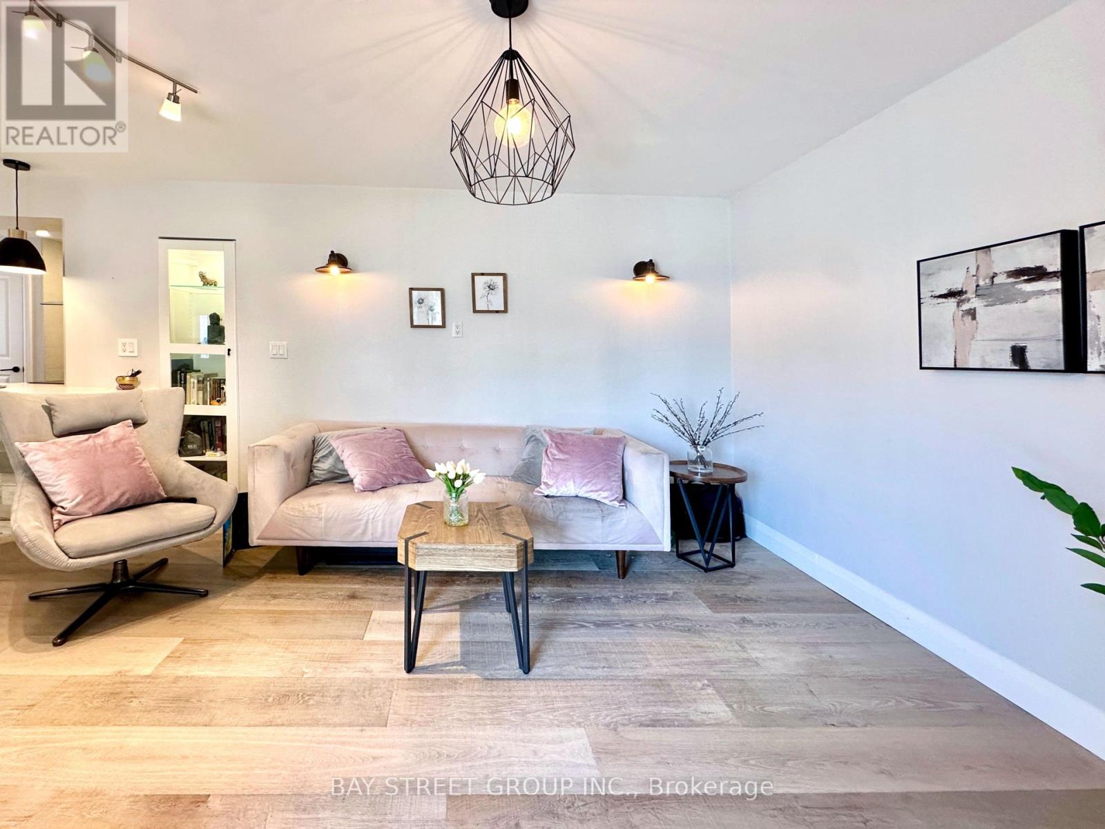 99 Park Home Avenue, Toronto, Ontario  M2N 1W7 - Photo 17 - C12658270