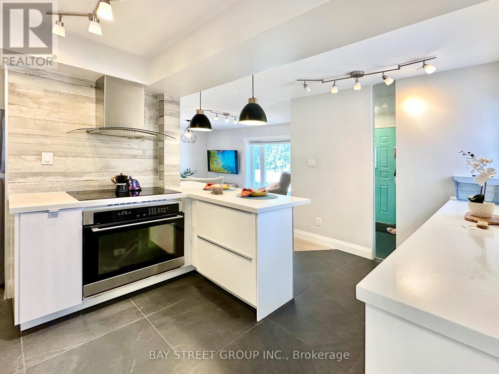 99 Park Home Avenue, Toronto, Ontario  M2N 1W7 - Photo 19 - C12658270