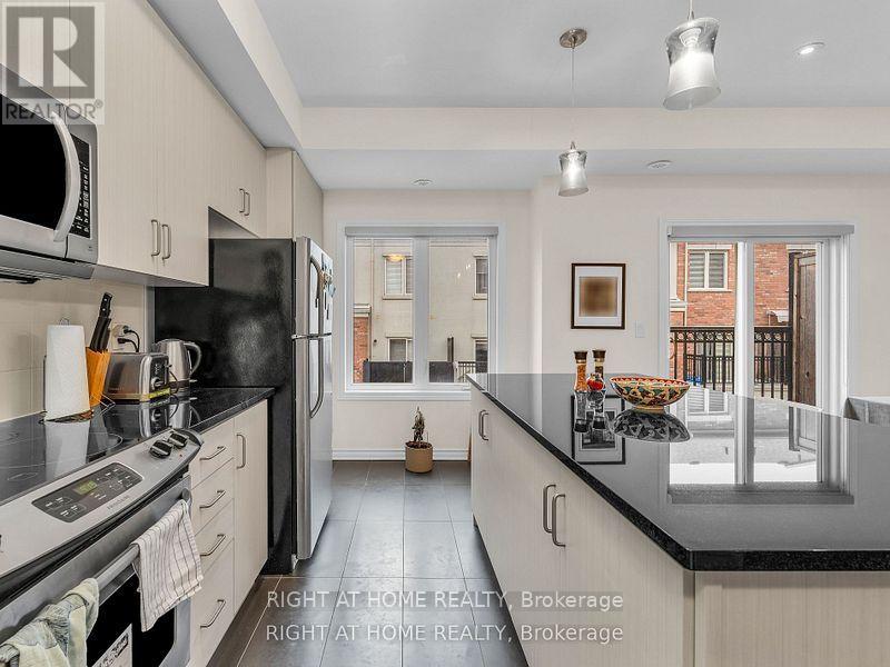 22 Coneflower Crescent, Toronto, Ontario  M2R 0A5 - Photo 6 - C12658304