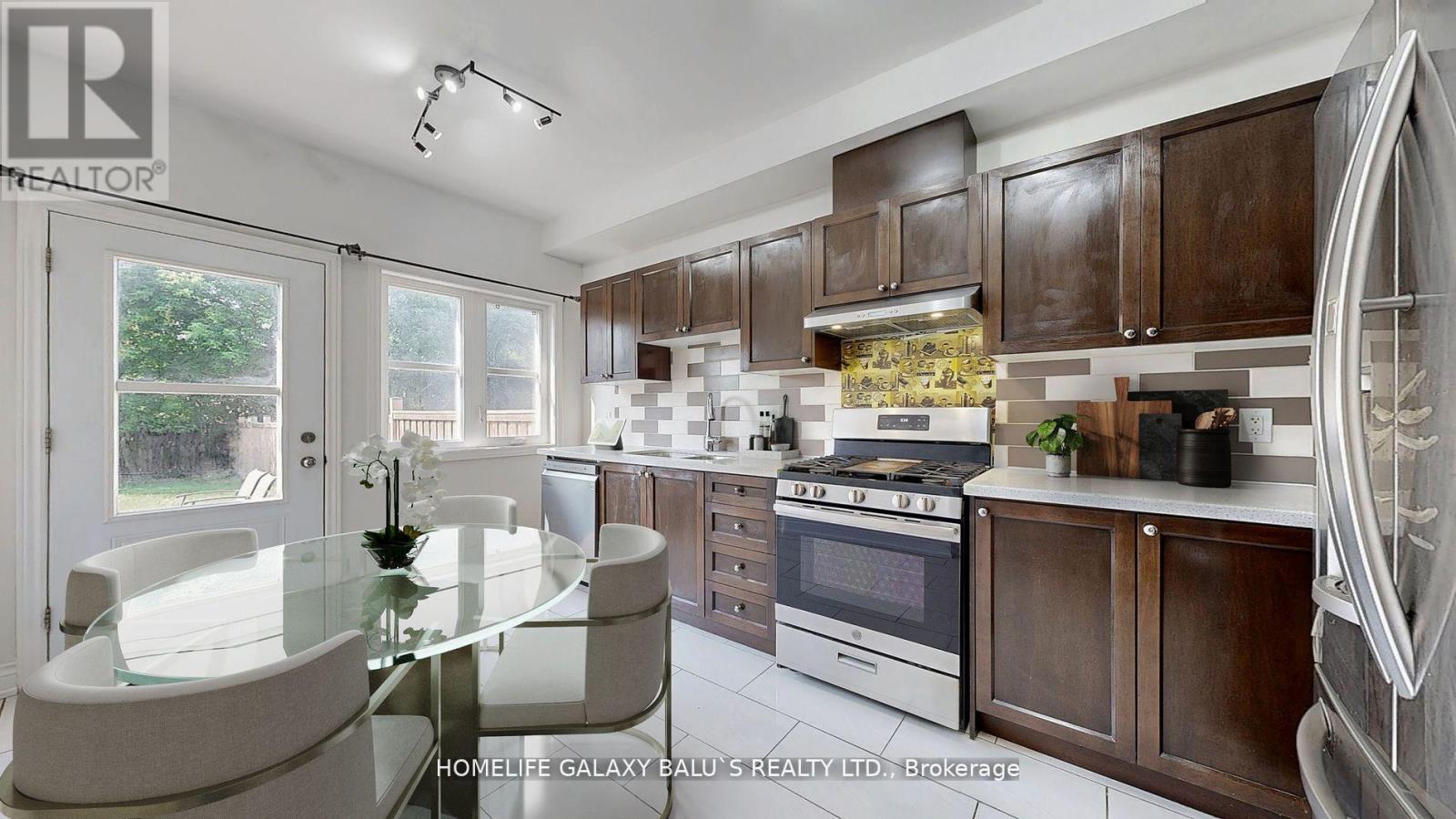 1561 Greenmount Street, Pickering, Ontario  L1X 2J1 - Photo 6 - E12658238