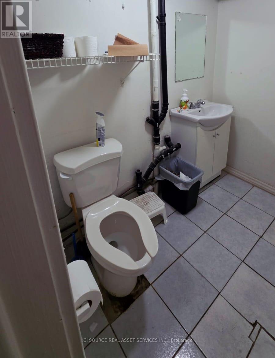 1811 Danforth Avenue, Toronto, Ontario  M4C 1J2 - Photo 13 - E12658266