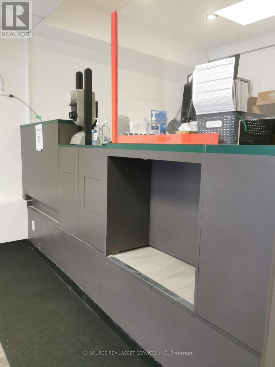 1811 Danforth Avenue, Toronto, Ontario  M4C 1J2 - Photo 4 - E12658266