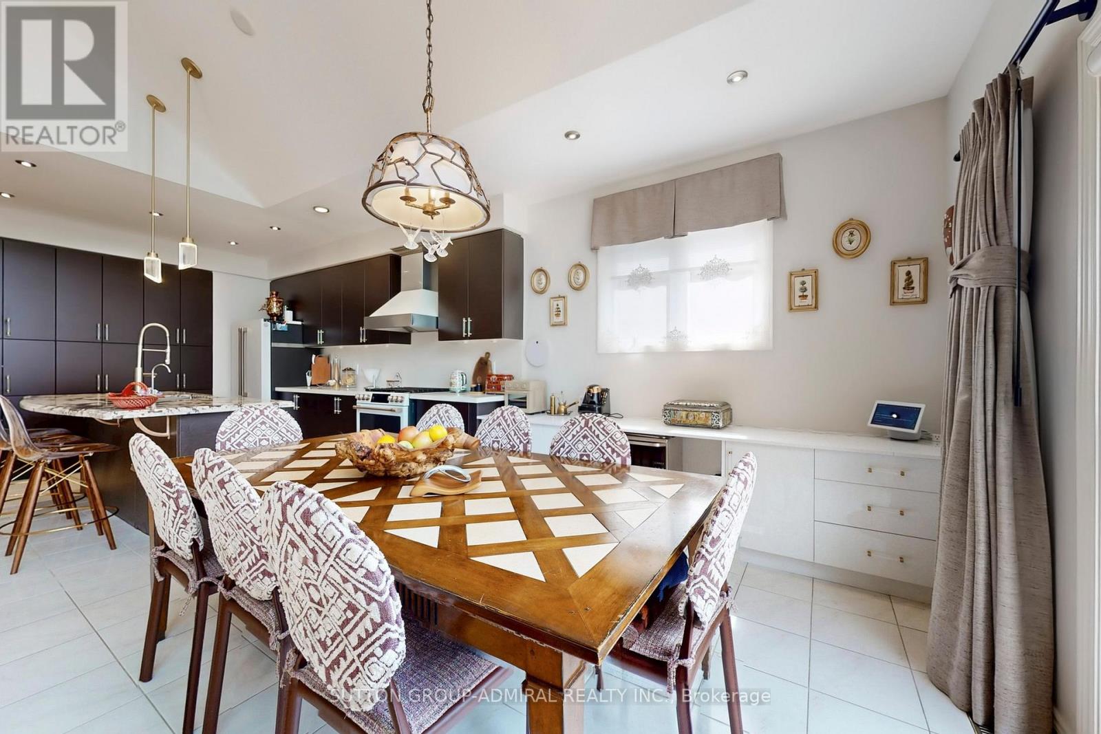 62 Waterton Way, Bradford West Gwillimbury, Ontario  L3Z 0R3 - Photo 16 - N12658264