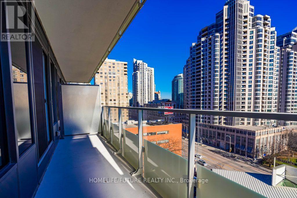 1201 - 75 Canterbury Place, Toronto, Ontario  M2N 0L2 - Photo 2 - C12657730