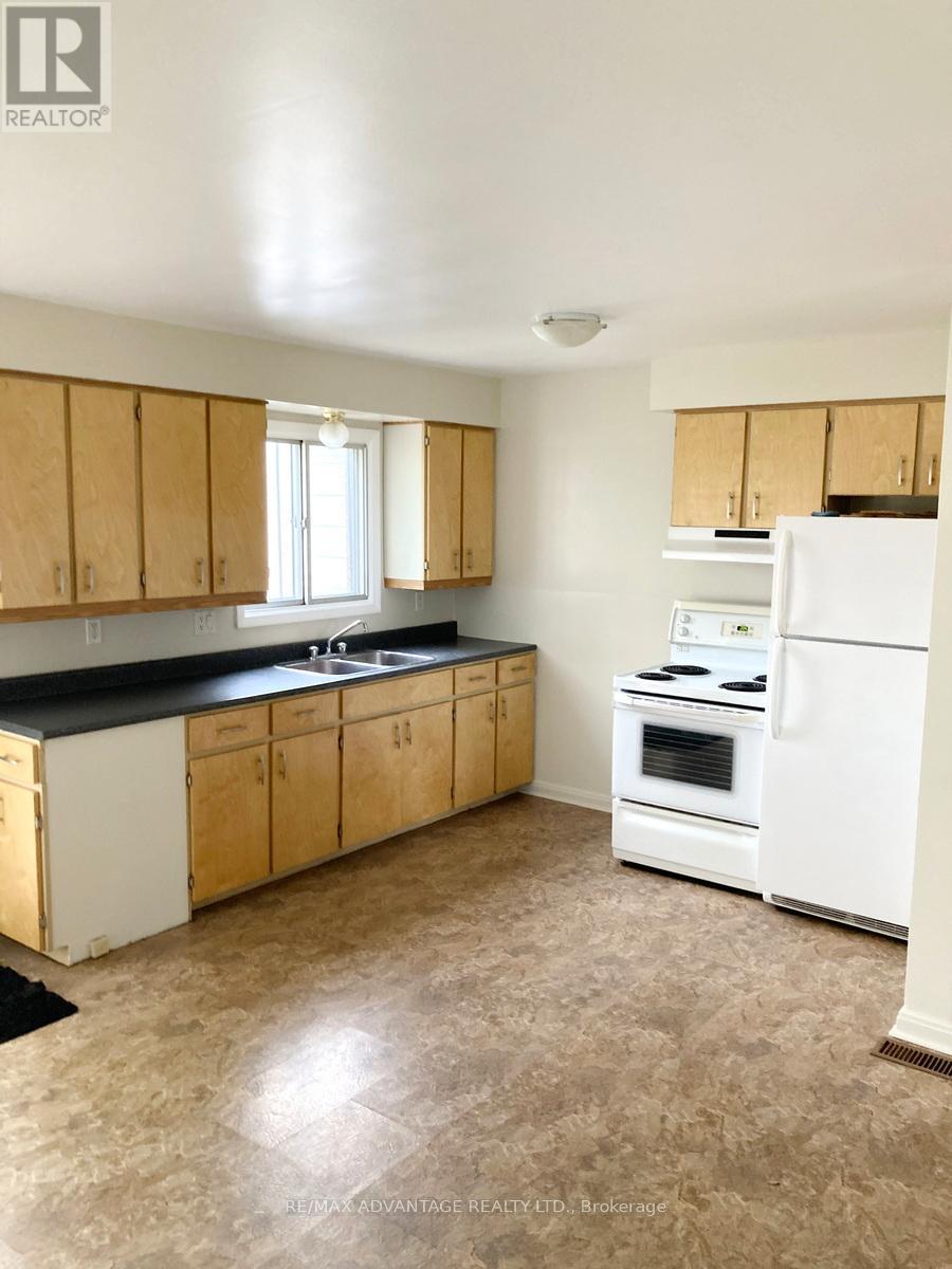 38a & 38b Adare Crescent, London South, Ontario  N6C 2S7 - Photo 8 - X12536370