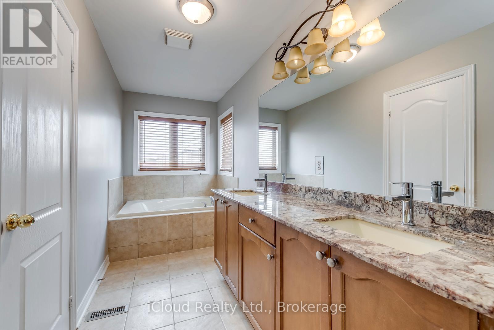 Main/2nd - 518 Coach Drive, Mississauga, Ontario  L5R 0C3 - Photo 25 - W12658242