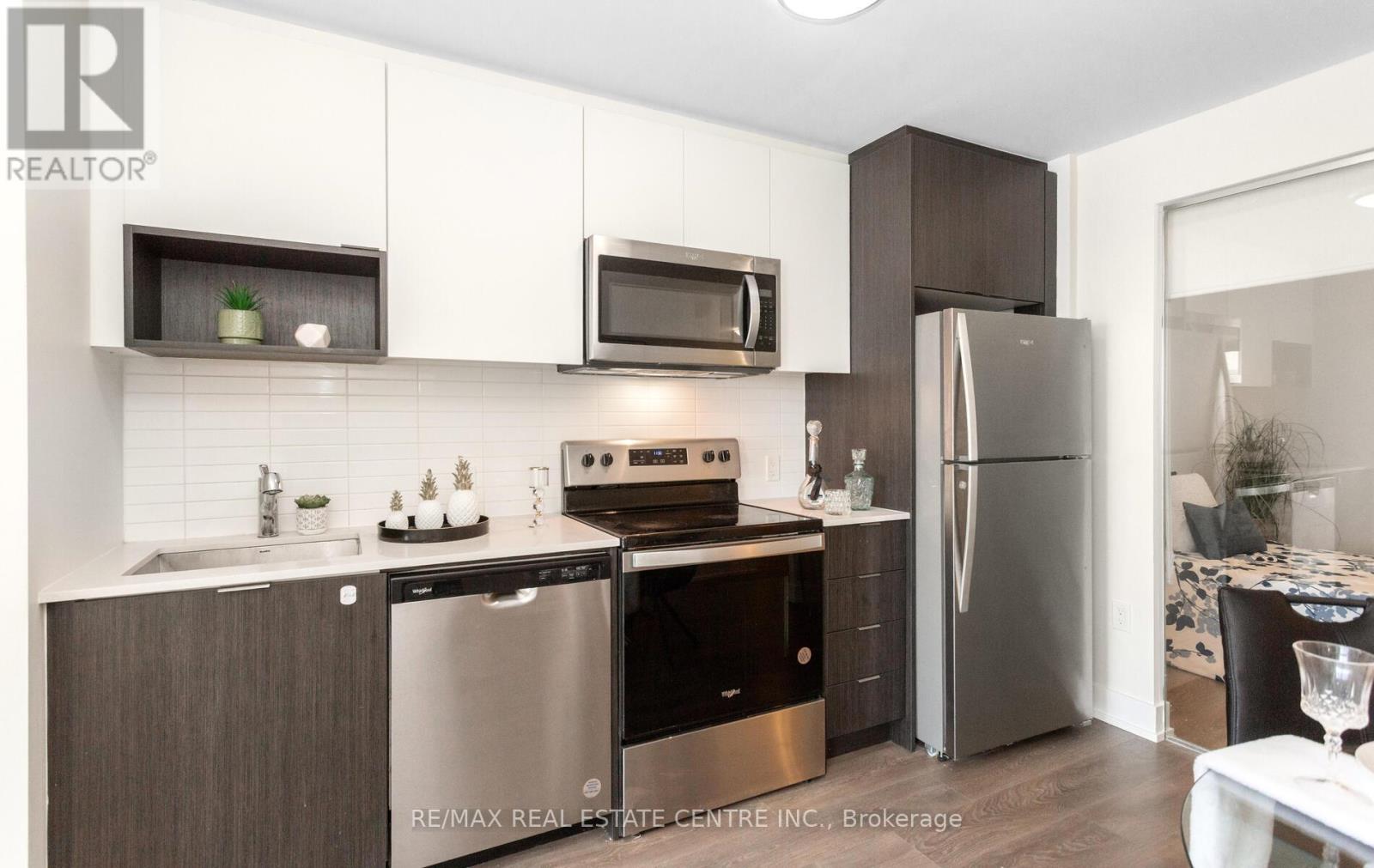 2208 - 202 Burnhamthorpe Road E, Mississauga, Ontario  L5A 0B2 - Photo 21 - W12658248