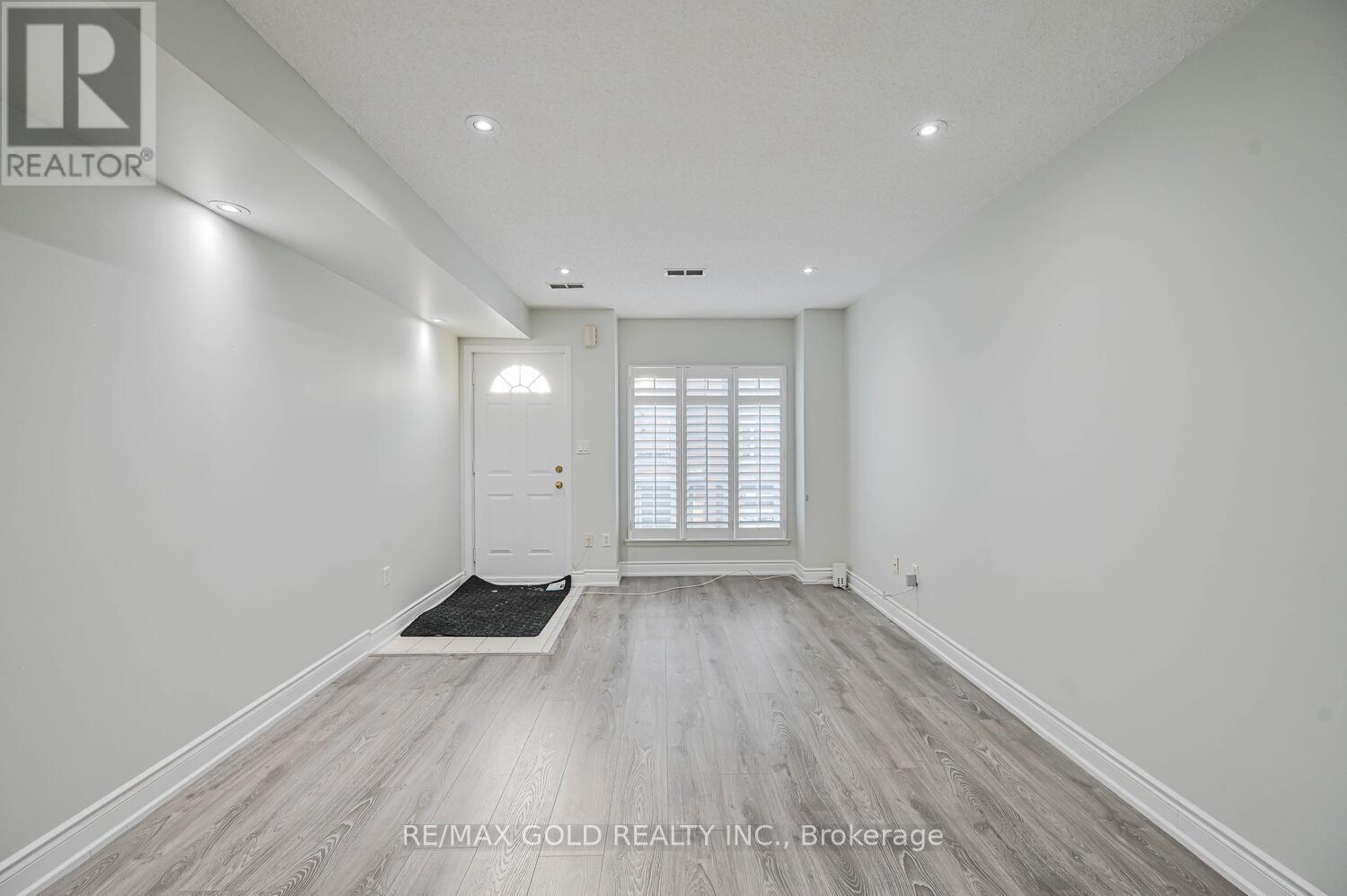 60 - 80 Strathaven Drive, Mississauga, Ontario  L5R 3V9 - Photo 5 - W12658280