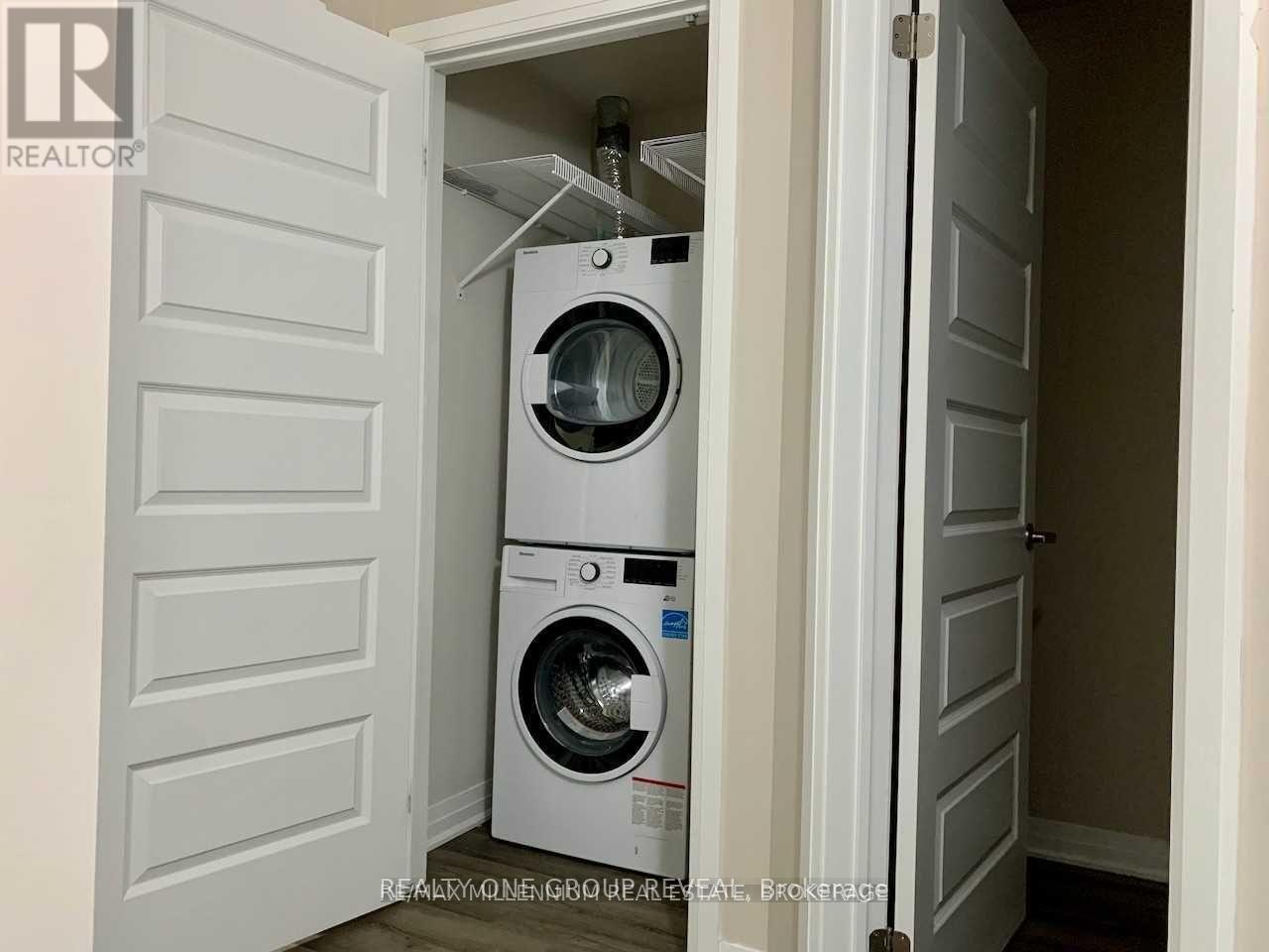 302 - 610 Farmstead Drive, Milton, Ontario  L9T 8X5 - Photo 3 - W12658310