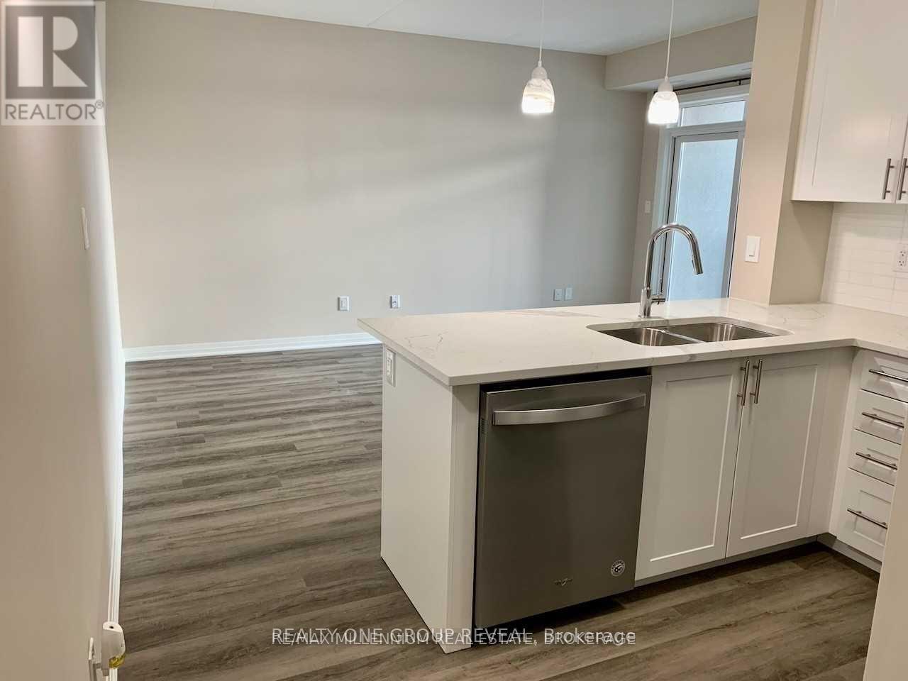 302 - 610 Farmstead Drive, Milton, Ontario  L9T 8X5 - Photo 6 - W12658310