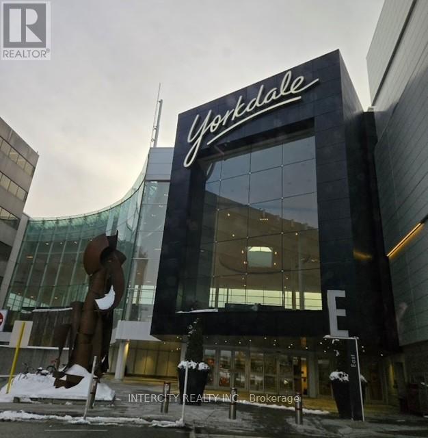 3 - 1947 Lawrence Avenue, Toronto, Ontario M9N 1H3 - Photo 13 - W12595586