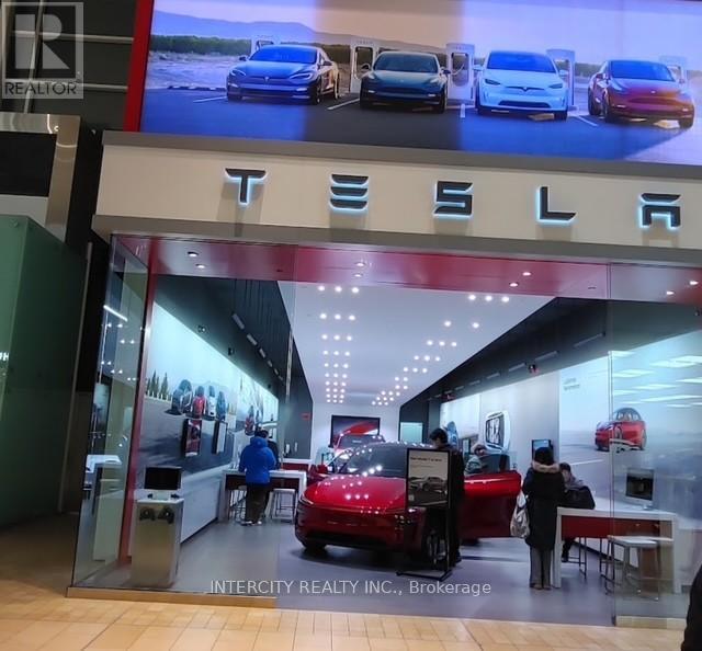 3 - 1947 Lawrence Avenue, Toronto, Ontario M9N 1H3 - Photo 17 - W12595586