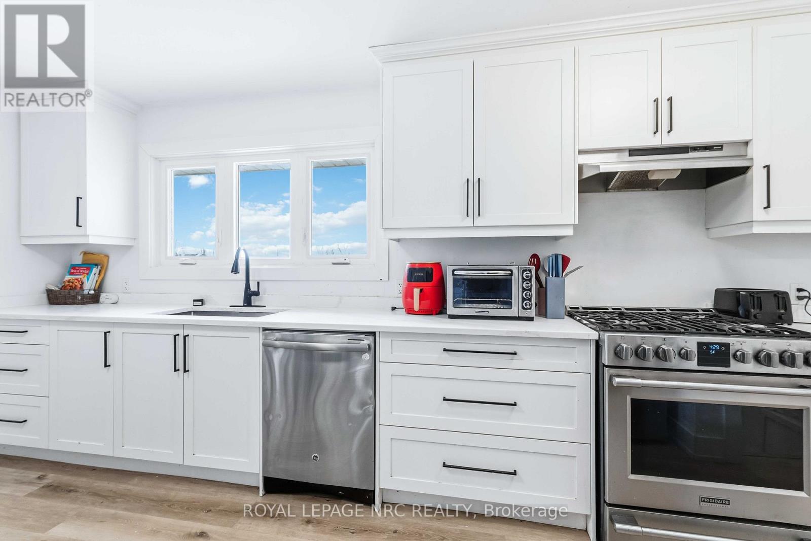 764 Collver Road, West Lincoln, Ontario  L0R 2J0 - Photo 13 - X12658320