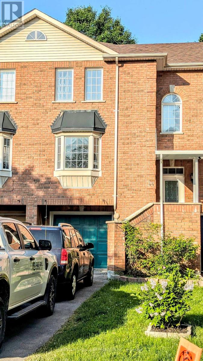 44 Eli Shackleton Court, Toronto, Ontario  M1E 5K3 - Photo 2 - E12658332