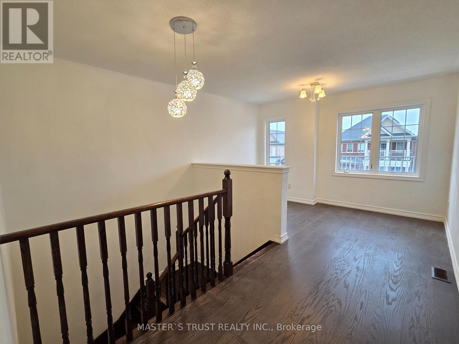 11 Beacon Point Street, Markham, Ontario  L6E 0P3 - Photo 10 - N12658318