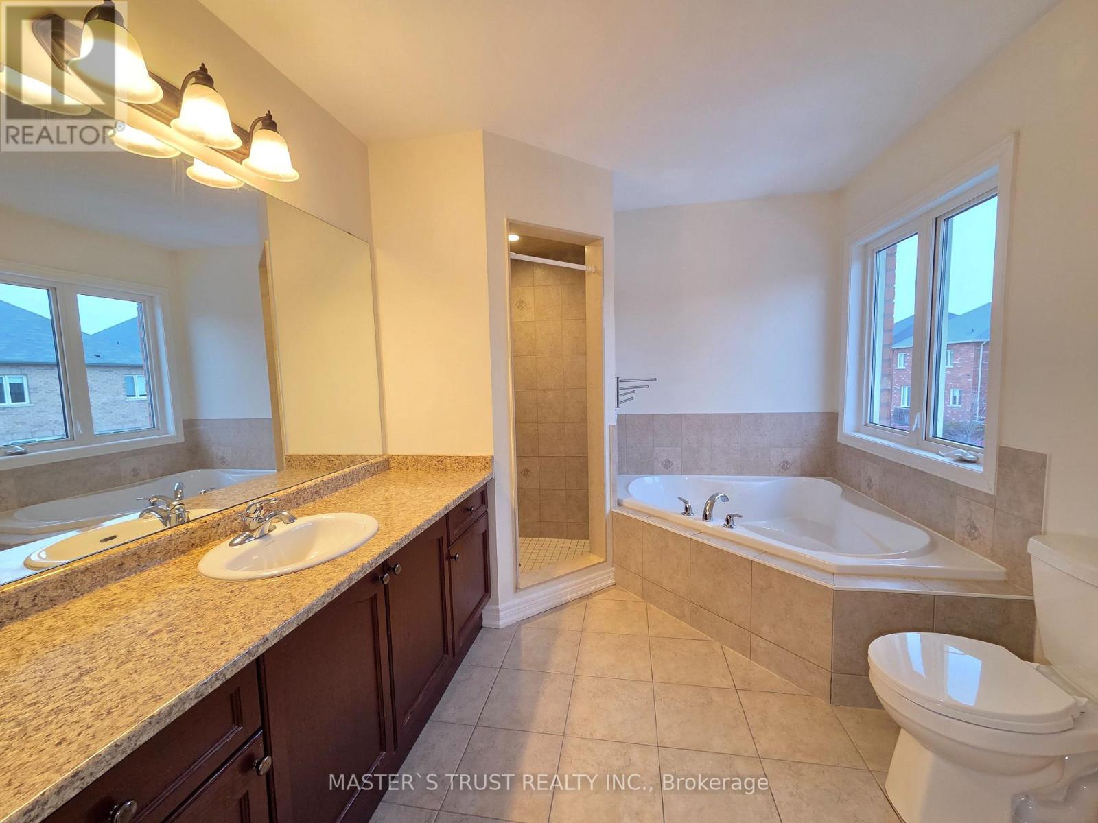 11 Beacon Point Street, Markham, Ontario  L6E 0P3 - Photo 13 - N12658318