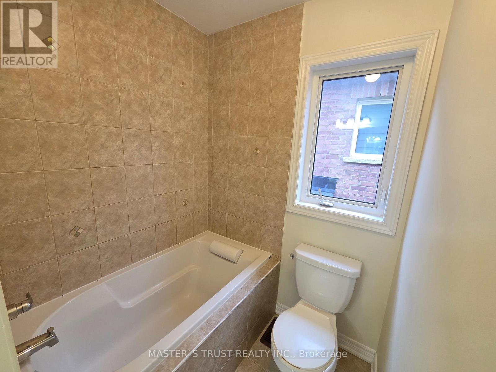 11 Beacon Point Street, Markham, Ontario  L6E 0P3 - Photo 18 - N12658318
