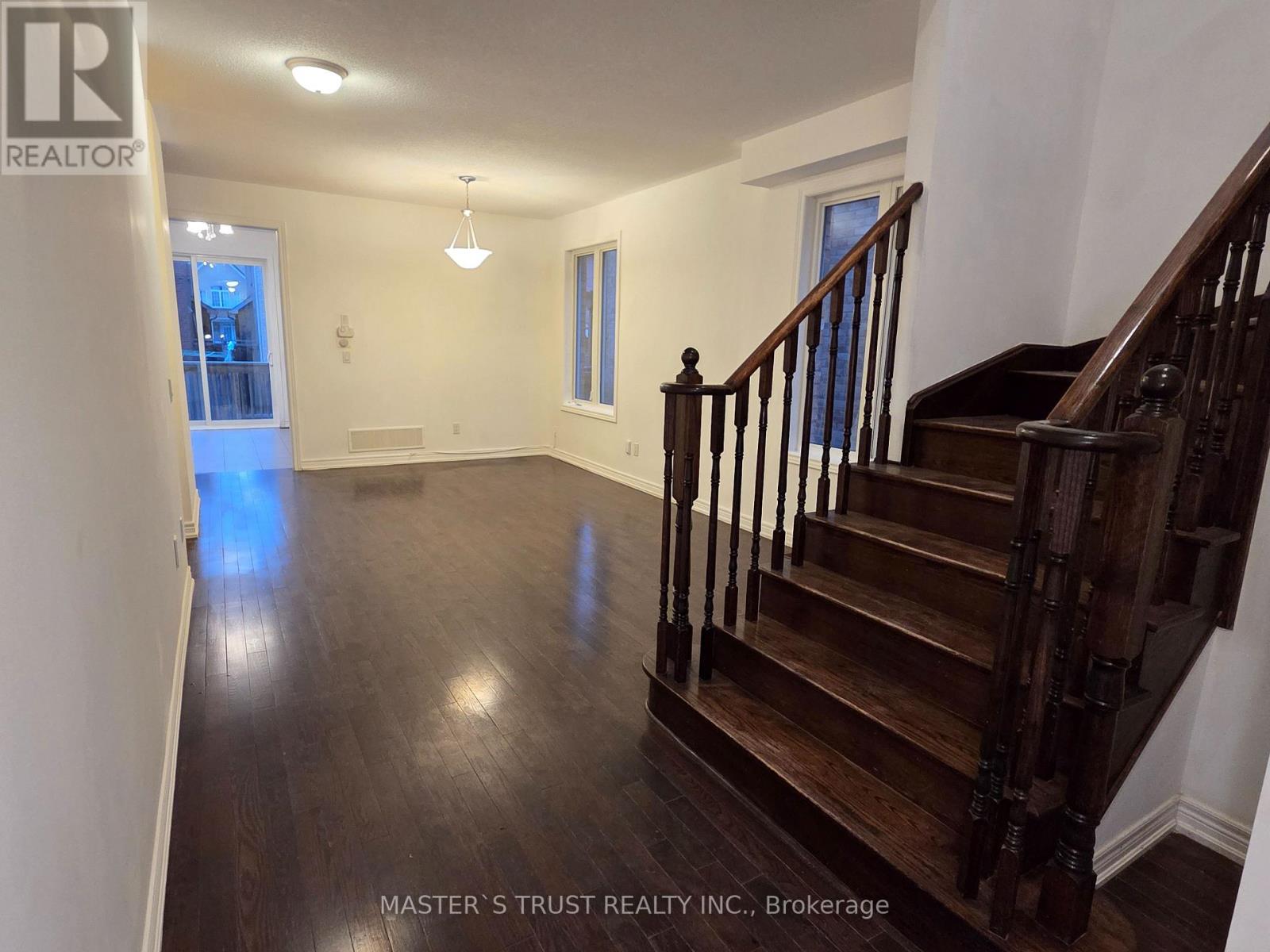 11 Beacon Point Street, Markham, Ontario  L6E 0P3 - Photo 4 - N12658318