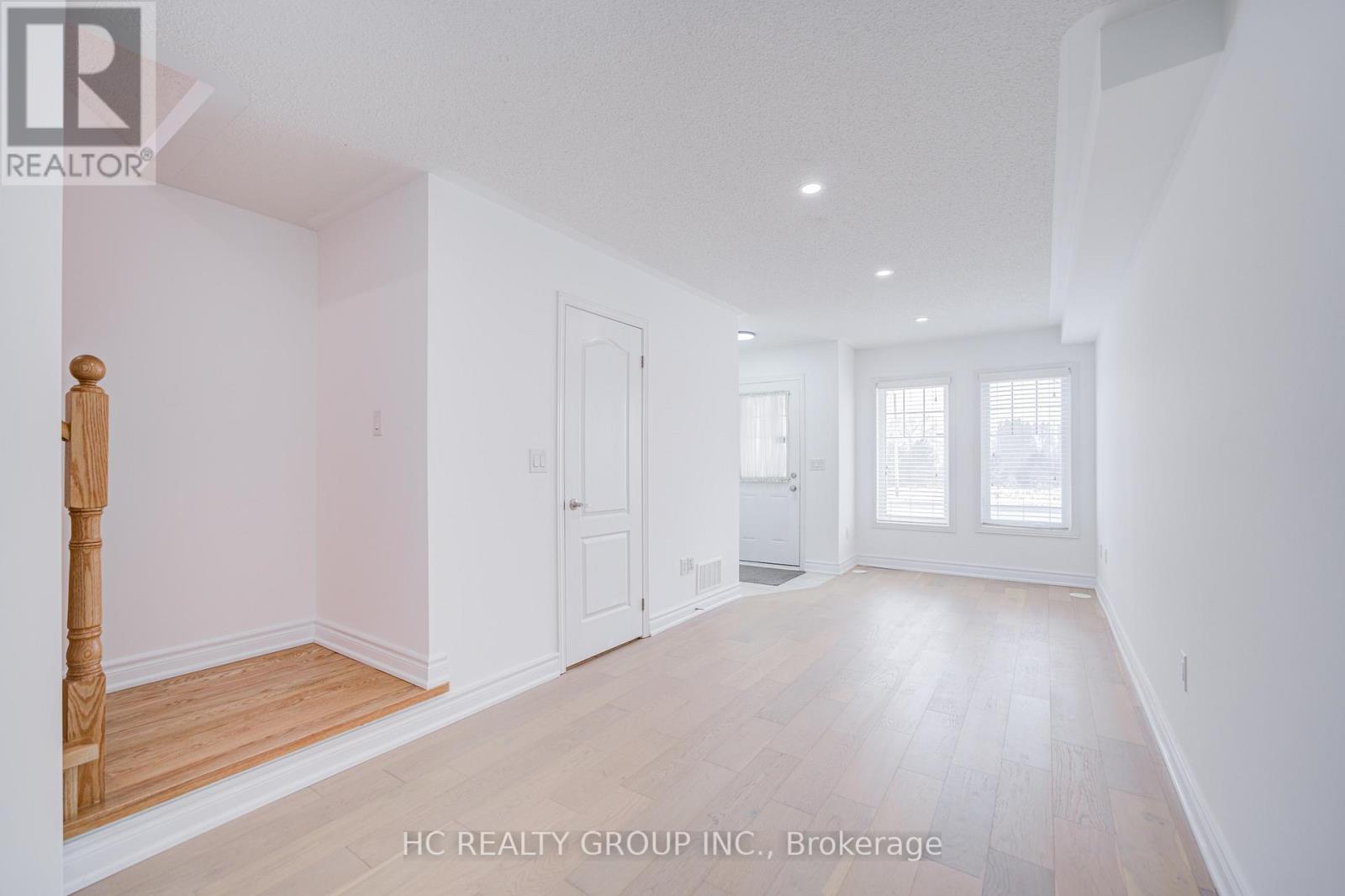 5259 Major Mackenzie Drive, Markham, Ontario  L6C 0N3 - Photo 3 - N12658338