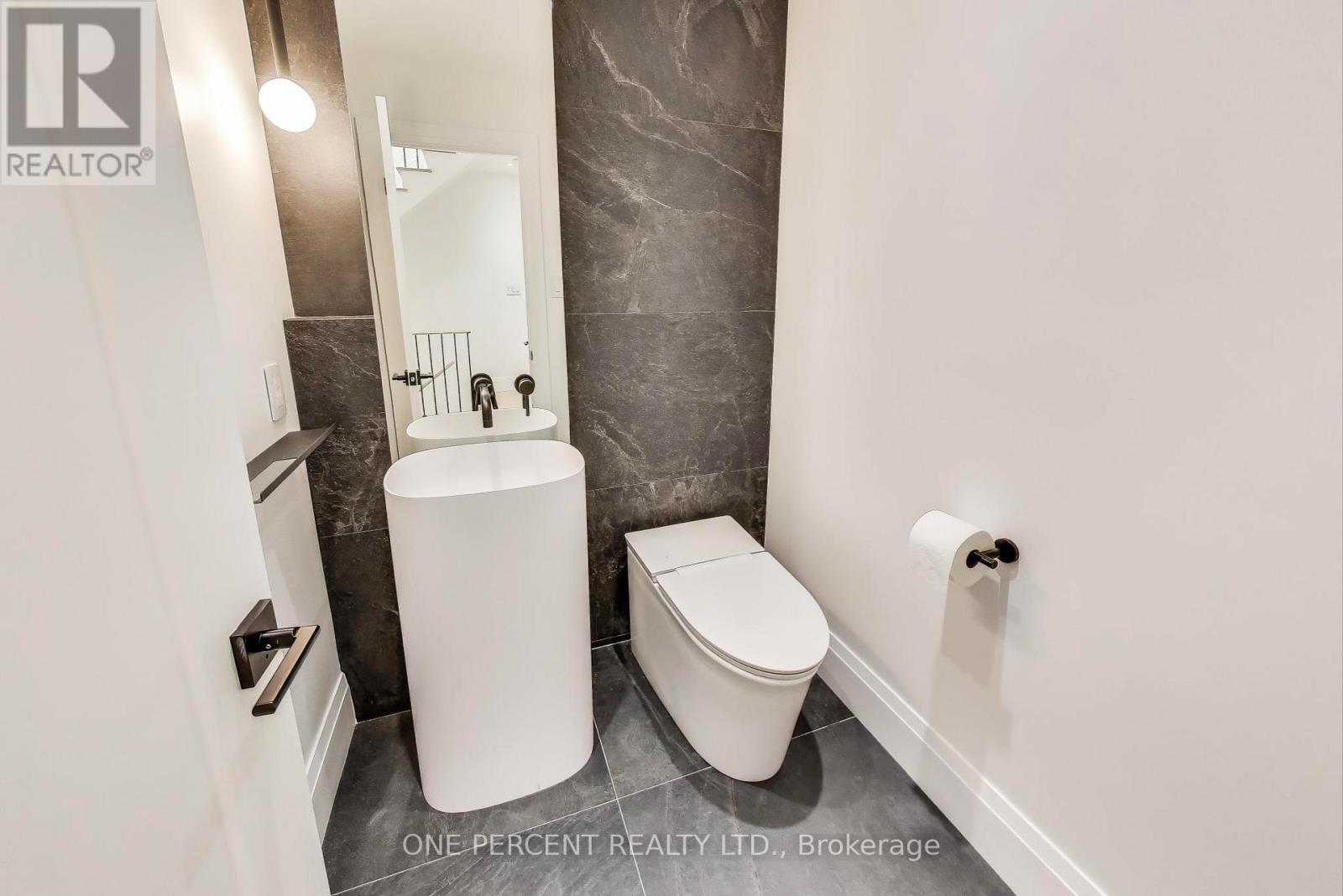 23 Mitchell Avenue, Toronto, Ontario  M6J 1C1 - Photo 14 - C12423019