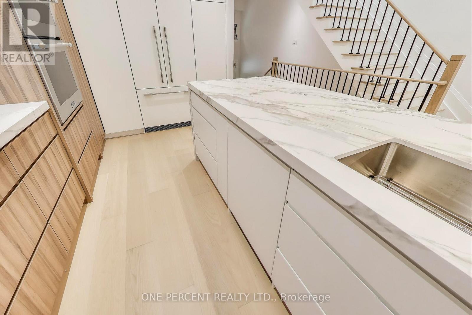 23 Mitchell Avenue, Toronto, Ontario  M6J 1C1 - Photo 9 - C12423019