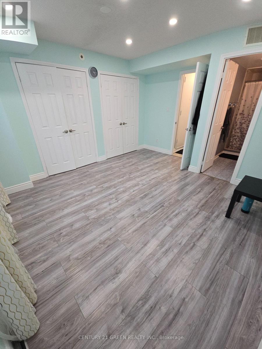 22 - 37 Four Winds Drive, Toronto, Ontario  M3J 1K7 - Photo 10 - W12658326