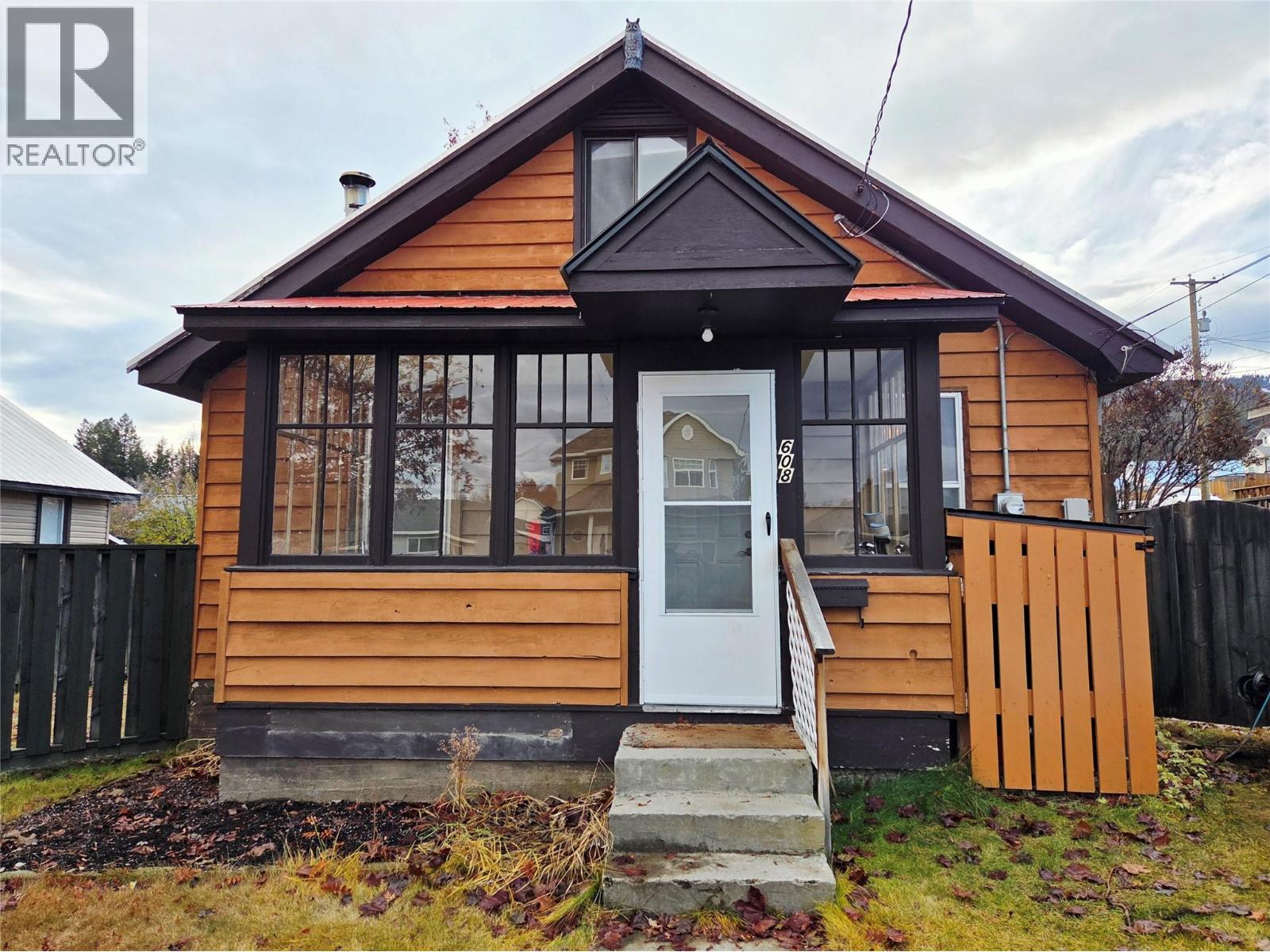 608 4 Avenue, Kimberley, British Columbia  V1A 2S1 - Photo 2 - 10369554