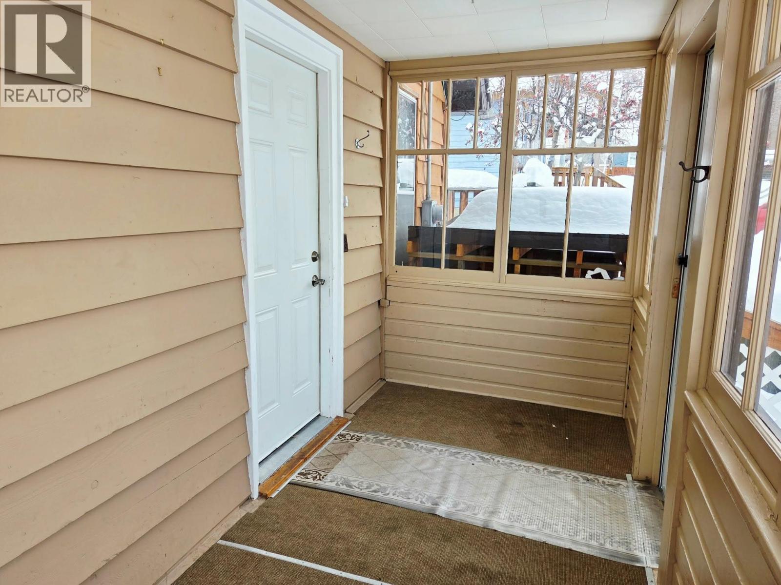 608 4 Avenue, Kimberley, British Columbia  V1A 2S1 - Photo 3 - 10369554