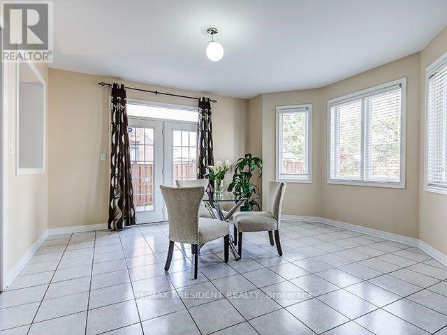 4 Cairnburg Drive, Brampton, Ontario  L6P 1X3 - Photo 7 - W12654114