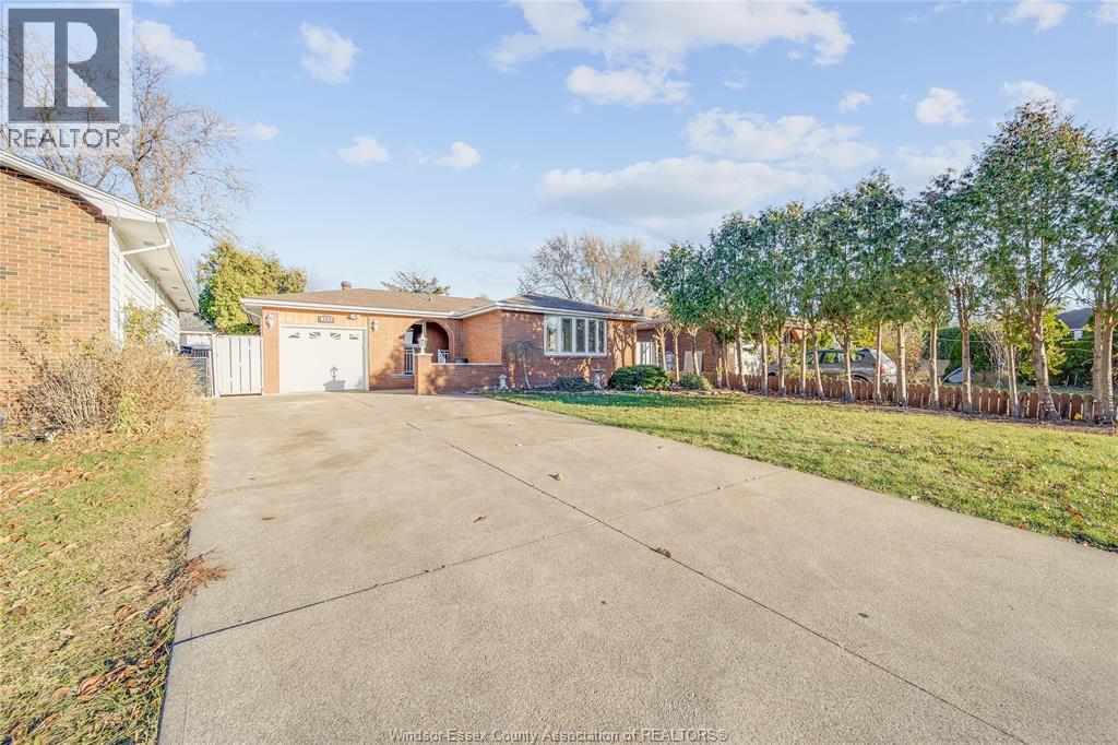 MLS# 25031916: 9223 ESPLANADE DRIVE, Windsor, Canada