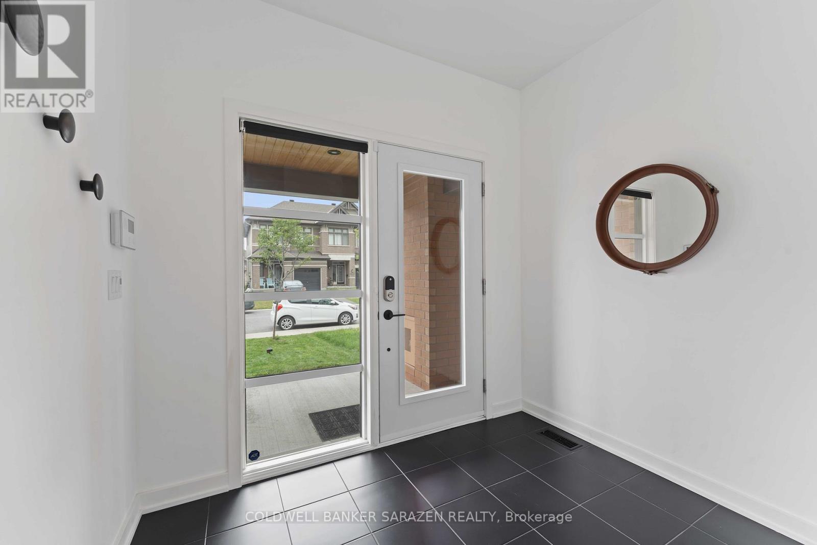 192 Larimar Circle, Ottawa, Ontario  K1X 0B6 - Photo 2 - X12658402