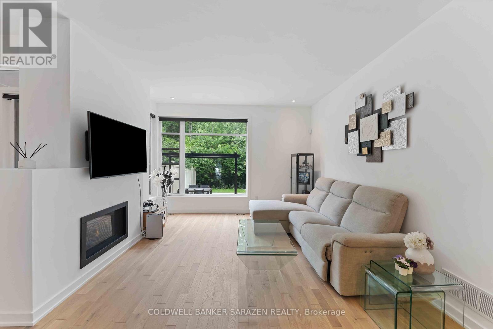 192 Larimar Circle, Ottawa, Ontario  K1X 0B6 - Photo 4 - X12658402