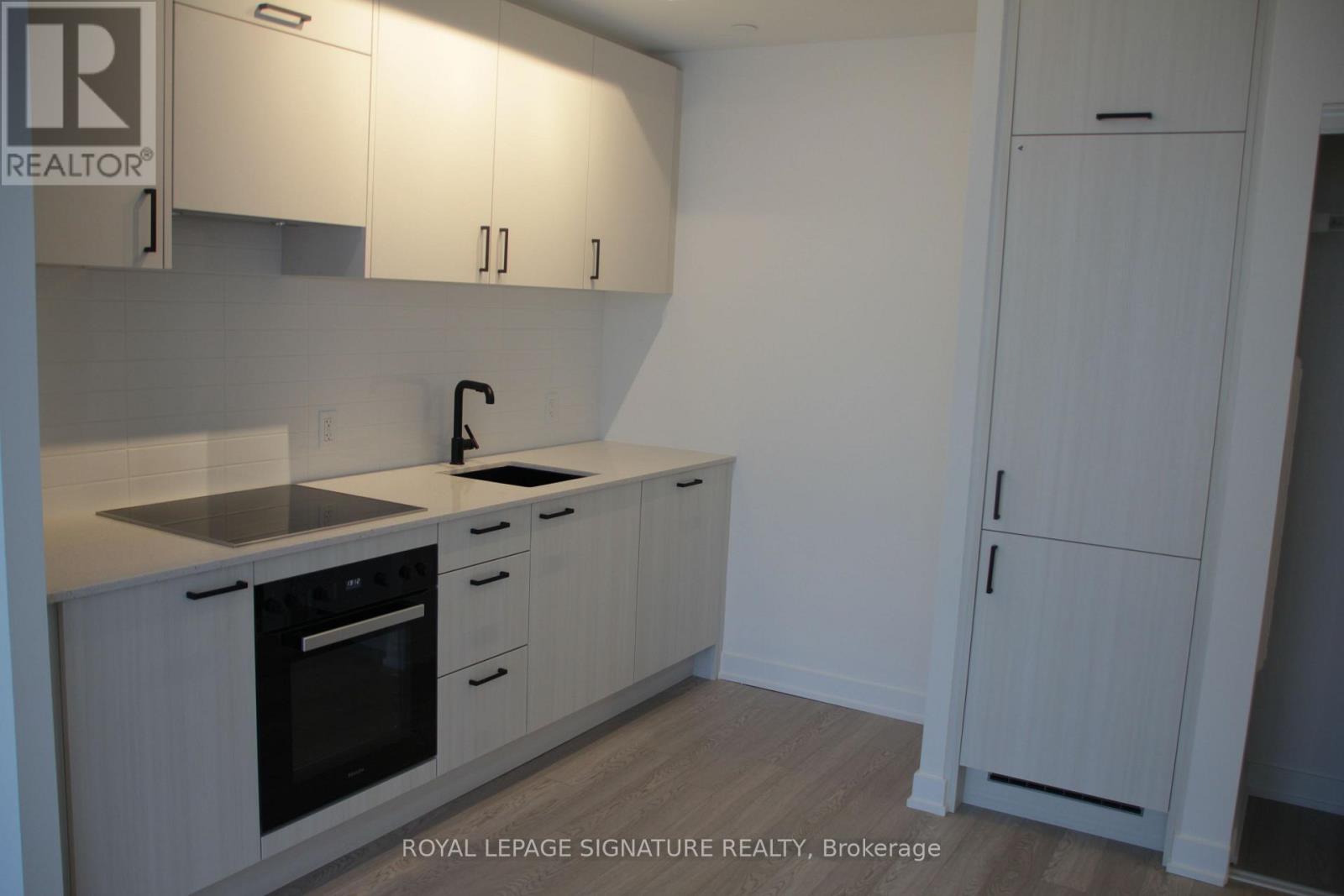 1918 - 1 Quarrington Lane, Toronto, Ontario  M3C 0S4 - Photo 5 - C12658352