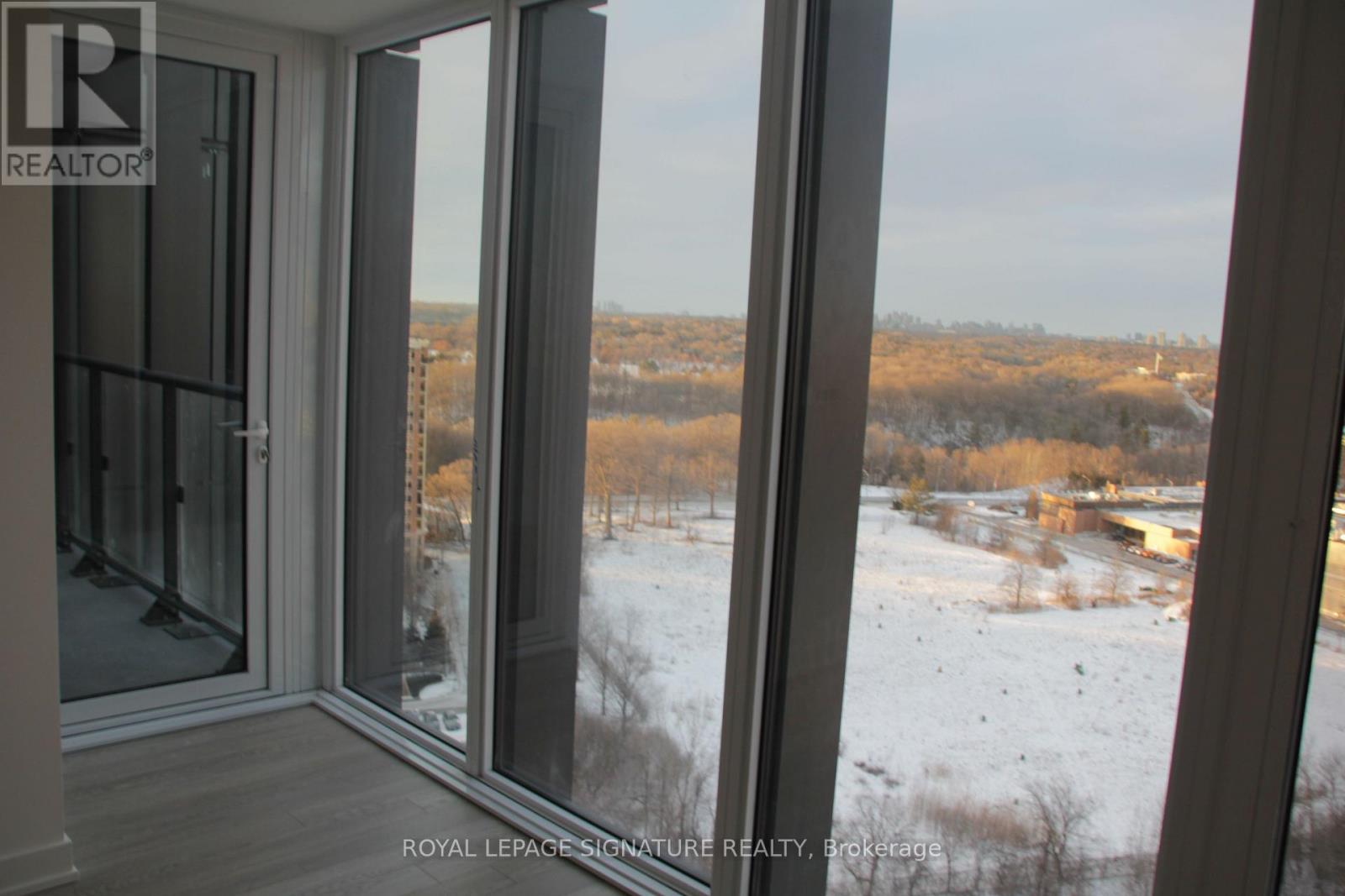 1918 - 1 Quarrington Lane, Toronto, Ontario  M3C 0S4 - Photo 6 - C12658352