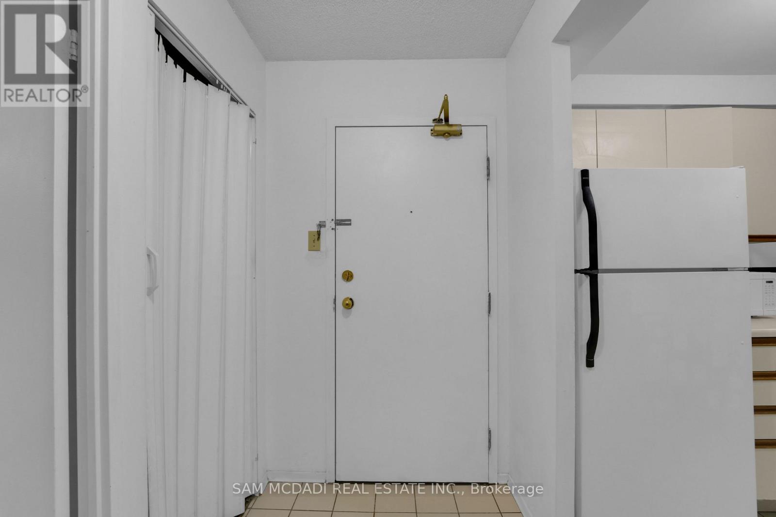 613 - 117 Gerrard Street E, Toronto, Ontario  M5B 2L4 - Photo 3 - C12658396