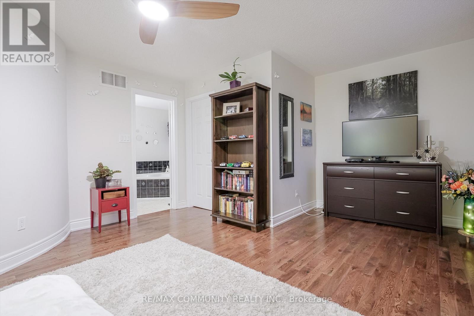 4 Edgerton Drive N, Clarington, Ontario  L1C 4S6 - Photo 35 - E12658386