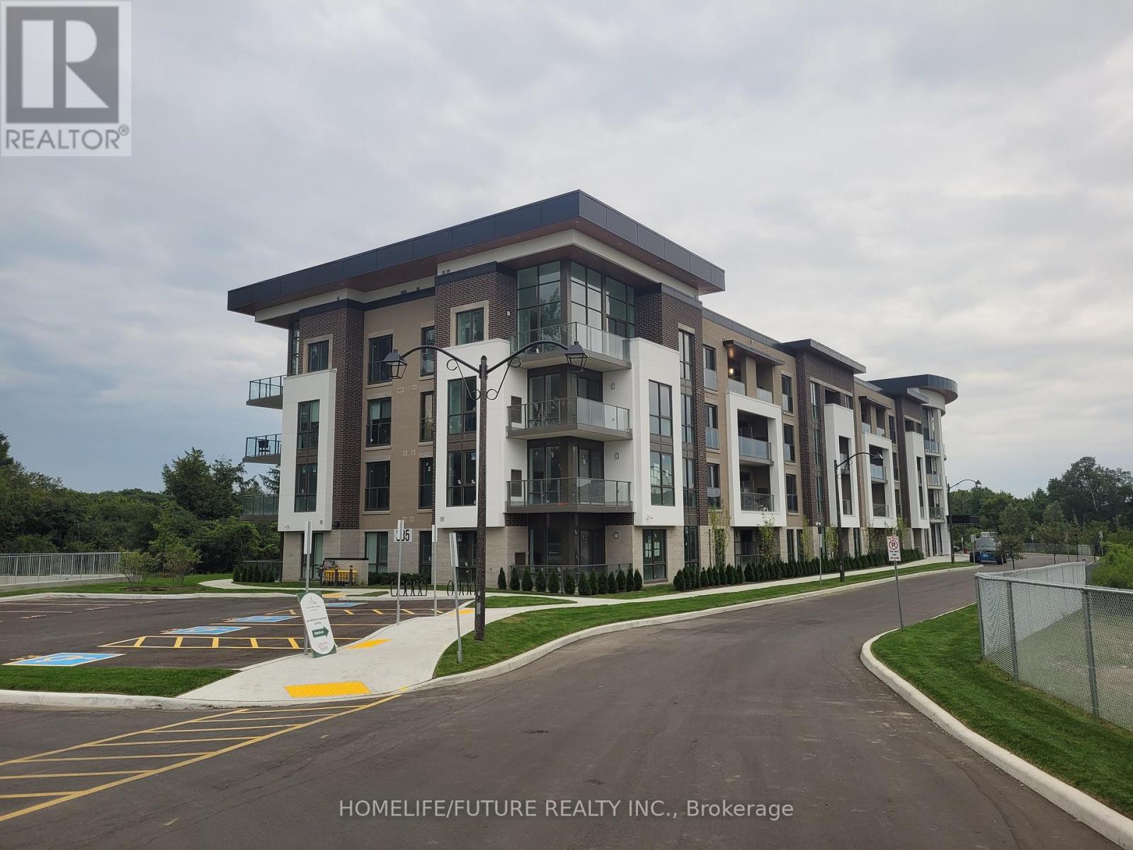 426 - 385 Arctic Red Drive, Oshawa, Ontario  L1L 0W9 - Photo 1 - E12658400