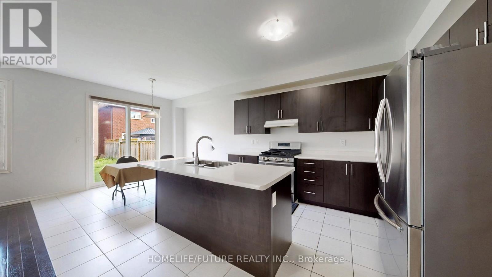 2385 Dress Circle Crescent, Oshawa, Ontario  L1L 0L8 - Photo 11 - E12658418