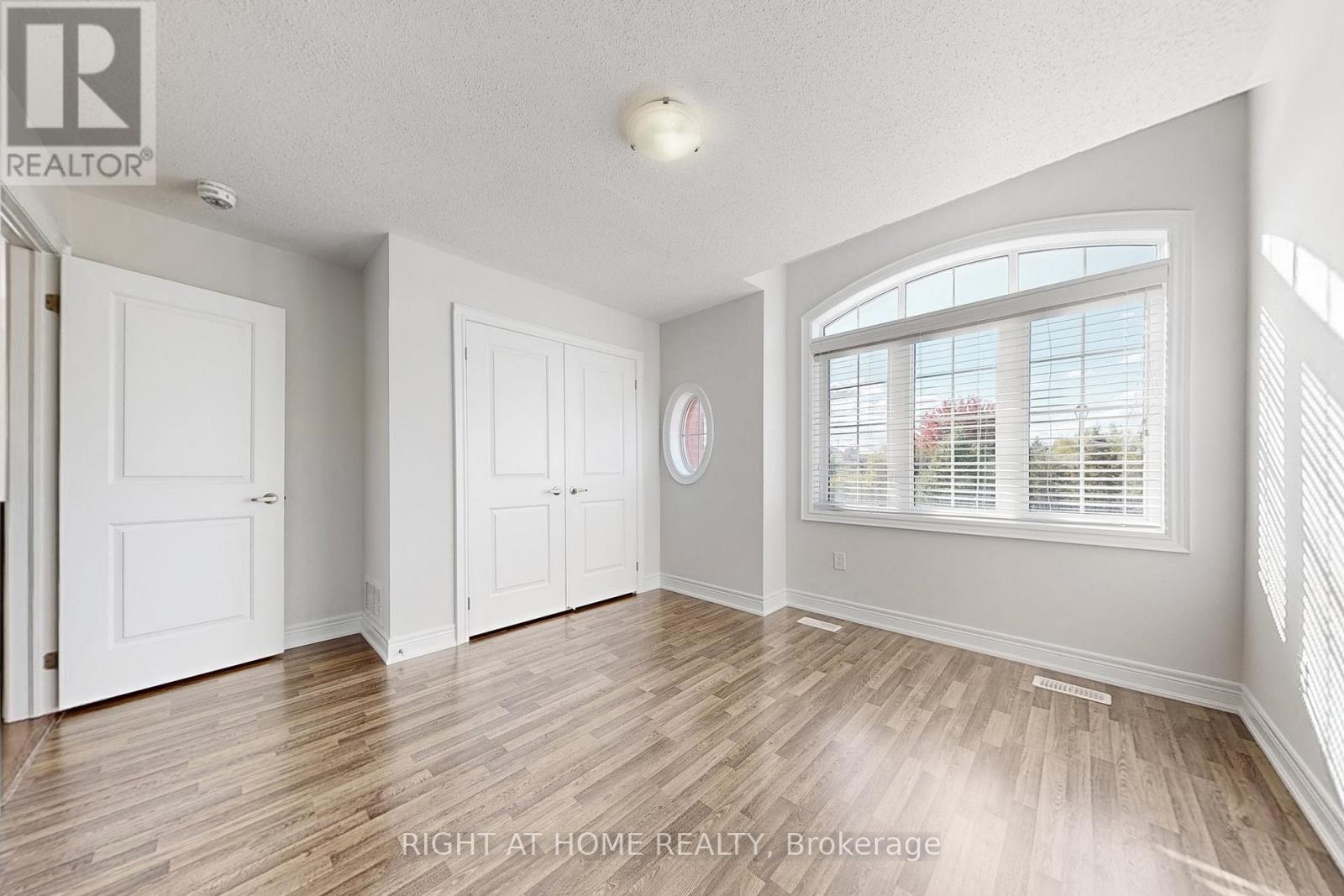 11 Robert Wilson Crescent, Georgina, Ontario  L4P 0G8 - Photo 38 - N12658378