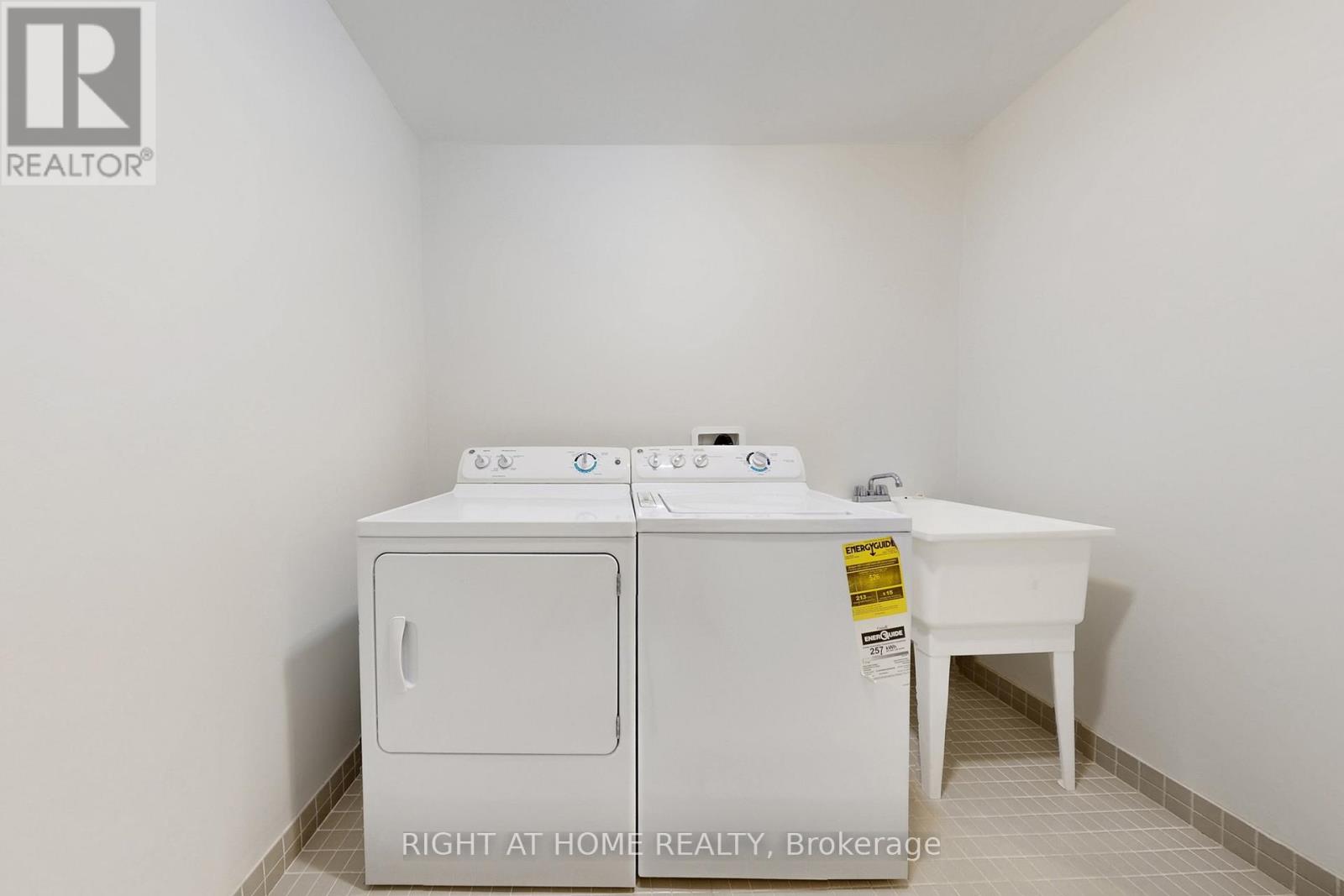 11 Robert Wilson Crescent, Georgina, Ontario  L4P 0G8 - Photo 43 - N12658378