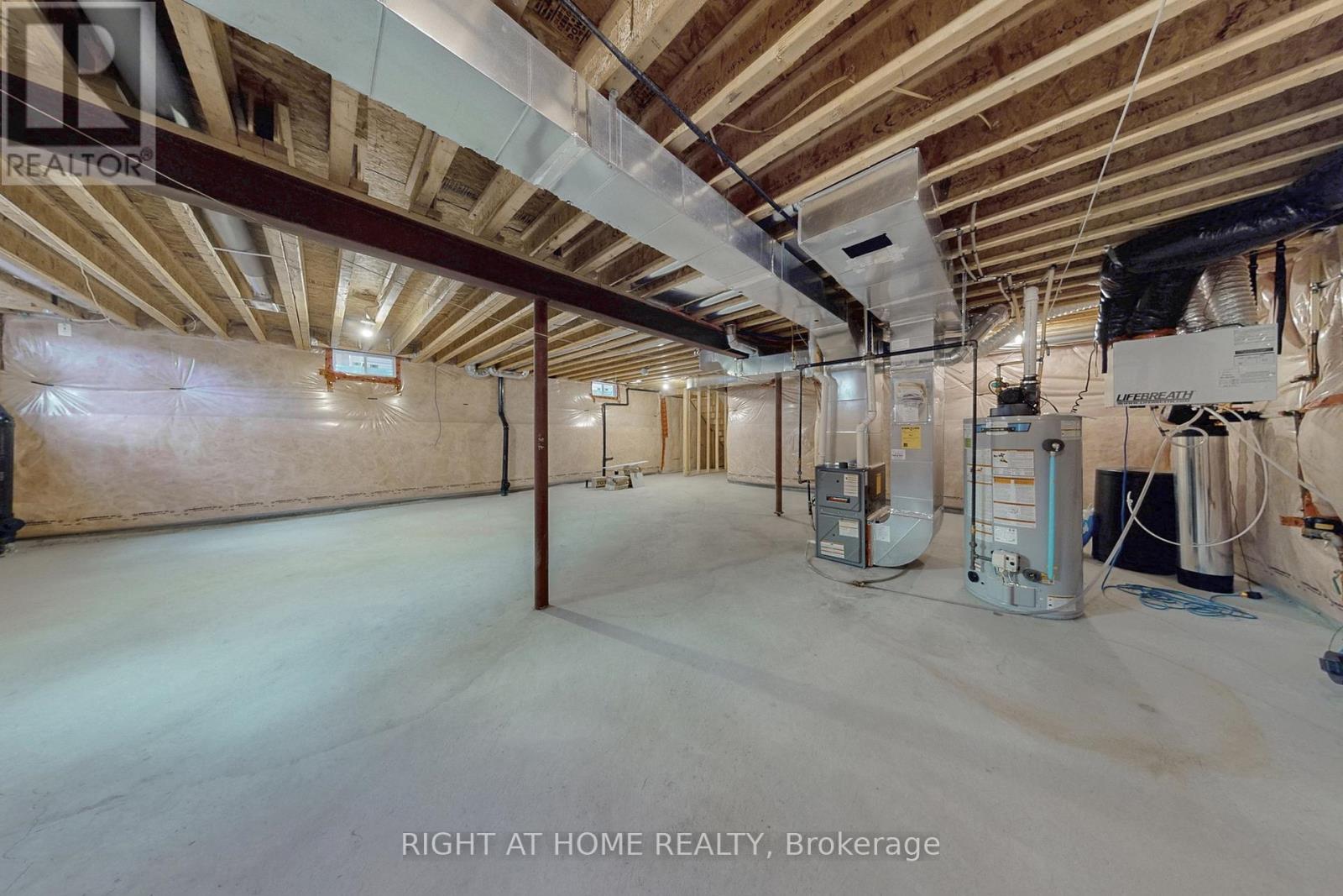 11 Robert Wilson Crescent, Georgina, Ontario  L4P 0G8 - Photo 46 - N12658378