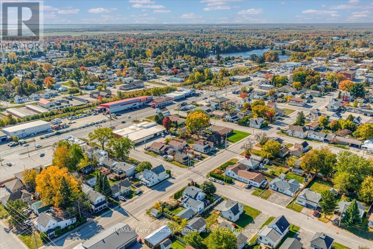 216 Arthur Street, West Nipissing, Ontario  P2B 1E7 - Photo 3 - X12454655