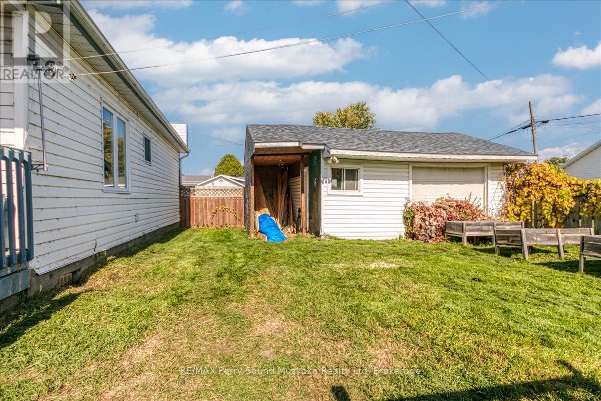 216 Arthur Street, West Nipissing, Ontario  P2B 1E7 - Photo 36 - X12454655