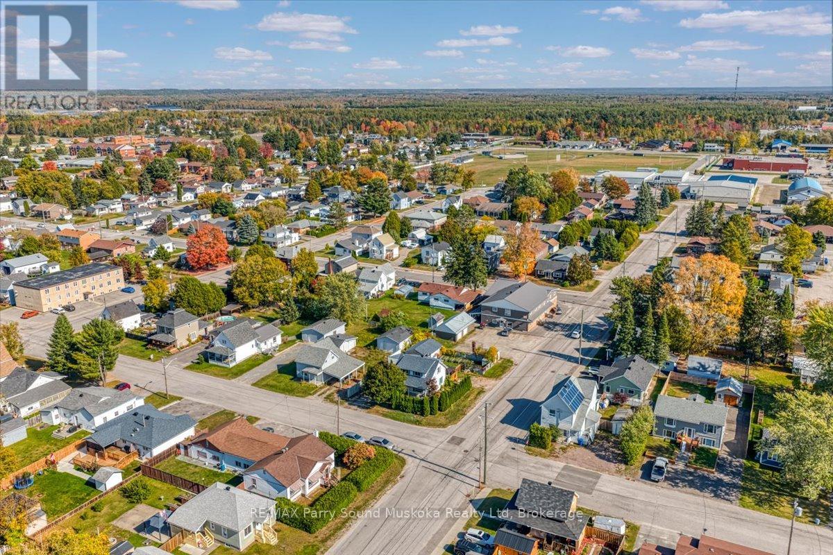 216 Arthur Street, West Nipissing, Ontario  P2B 1E7 - Photo 6 - X12454655