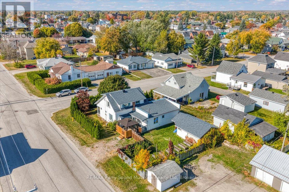 216 Arthur Street, West Nipissing, Ontario  P2B 1E7 - Photo 5 - X12454655