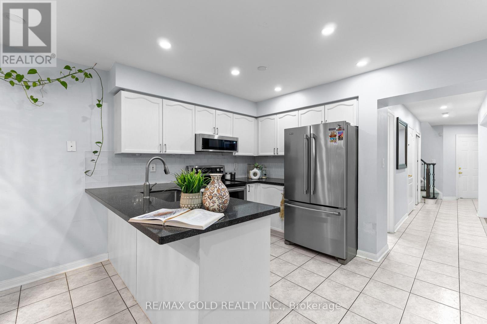 10 Narrow Valley Crescent, Brampton, Ontario  L6R 2M6 - Photo 15 - W12658132