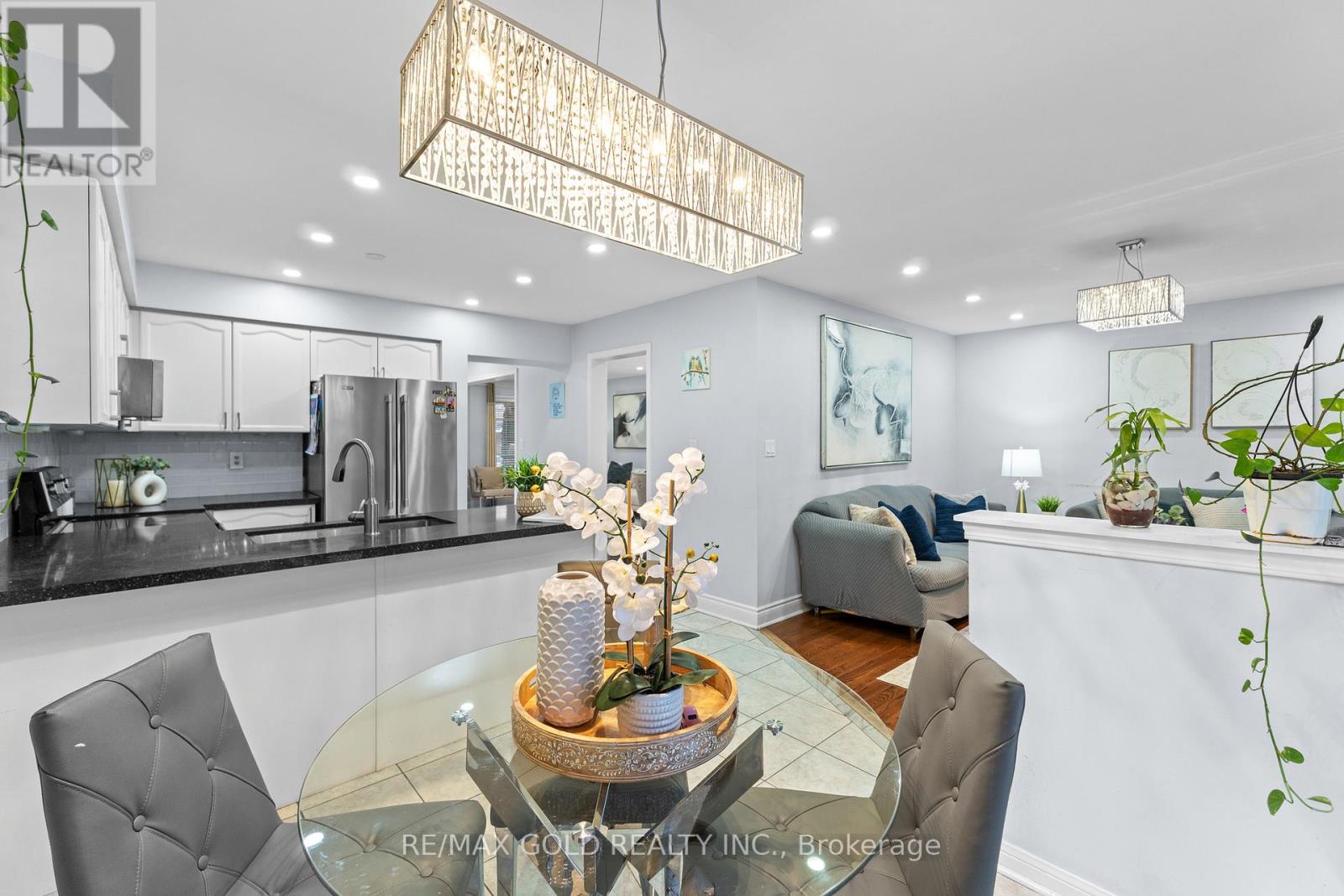 10 Narrow Valley Crescent, Brampton, Ontario  L6R 2M6 - Photo 19 - W12658132