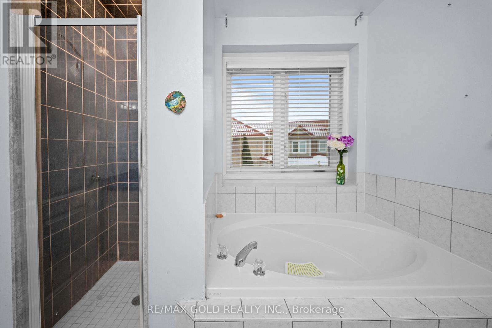 10 Narrow Valley Crescent, Brampton, Ontario  L6R 2M6 - Photo 27 - W12658132