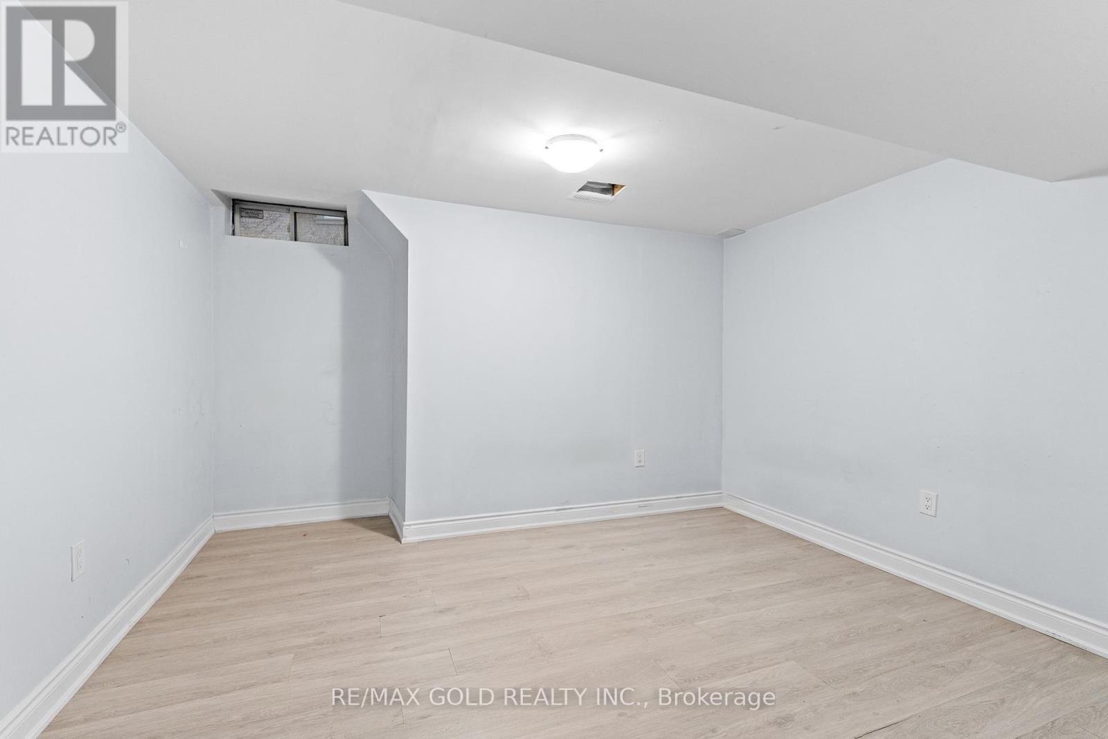 10 Narrow Valley Crescent, Brampton, Ontario  L6R 2M6 - Photo 36 - W12658132